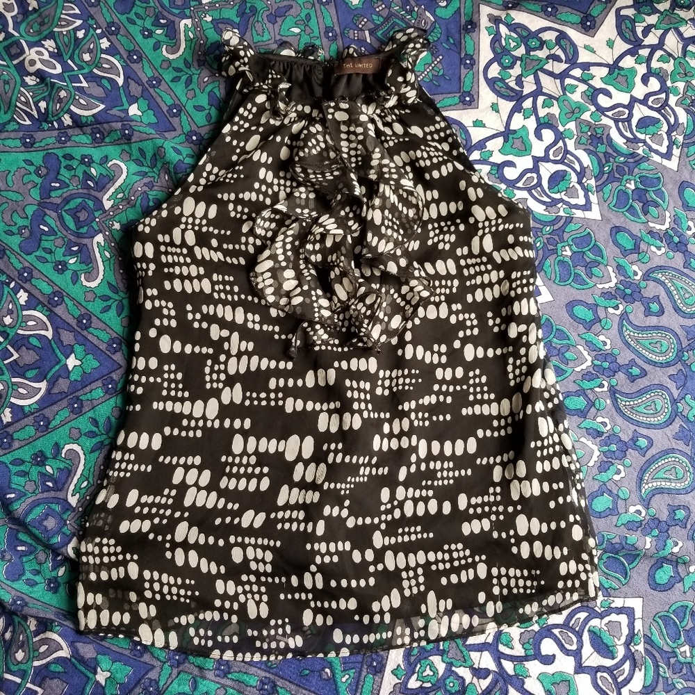 🛍XS Sleeveless Ruffle Blouse Dot The Limited